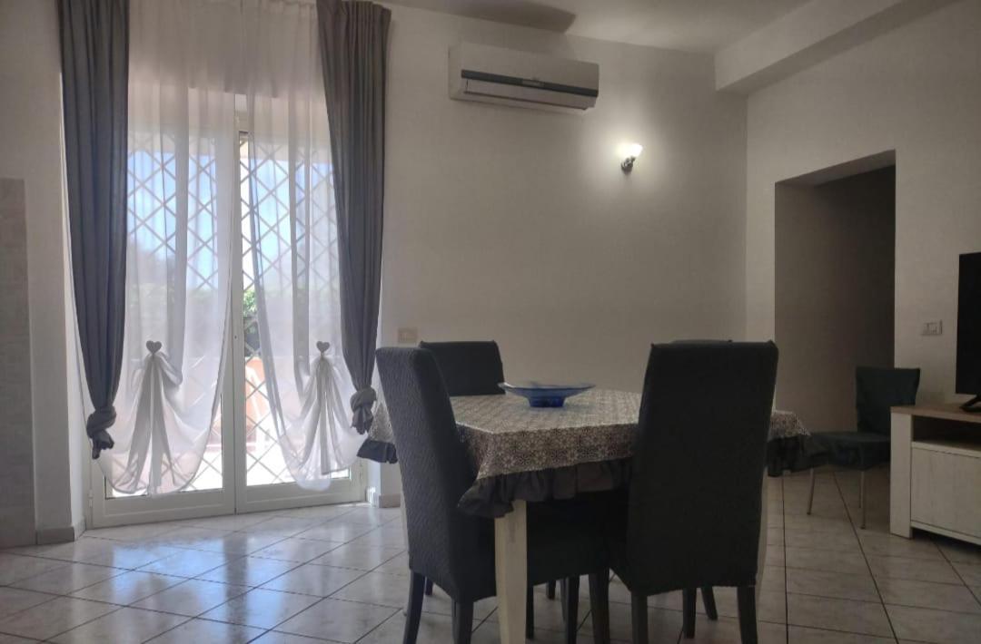 Lizzies Hus Appartement Fiumicino Buitenkant foto