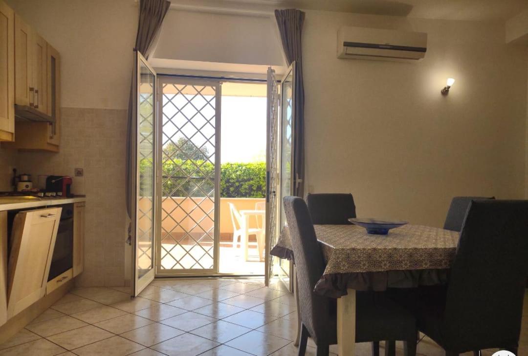 Lizzies Hus Appartement Fiumicino Buitenkant foto